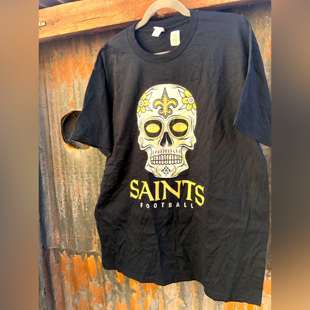 NFL Team Apparel- Black Sugar Skull Saints Short Sleeve T-Shirt- XL- NWT